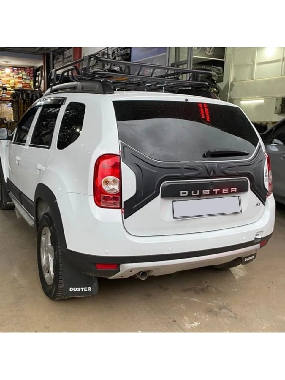 Rear Boot Lid Cover Trim – Dacia Duster MK1 (2010–2017) – Version 2