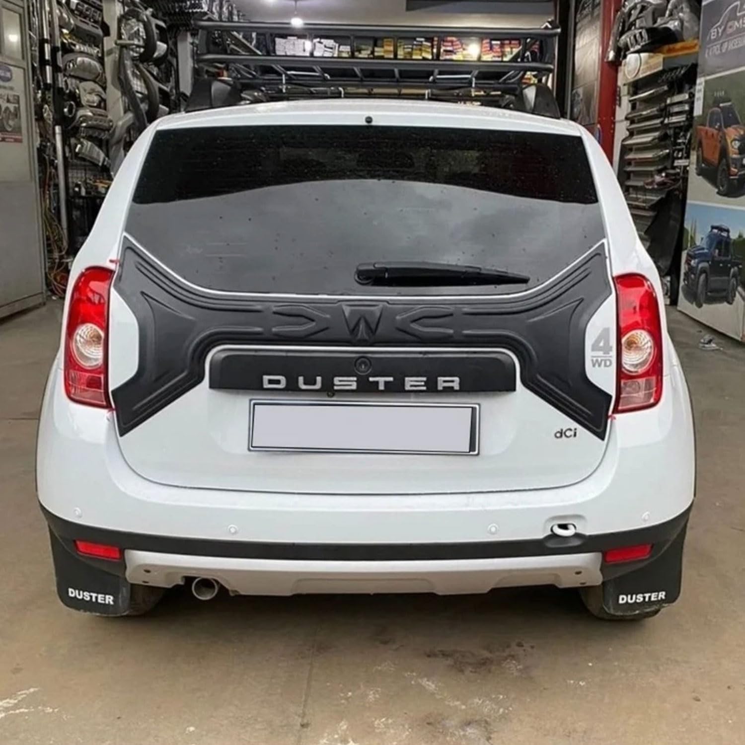 Rear Boot Lid Cover Trim – Dacia Duster MK1 (2010–2017)